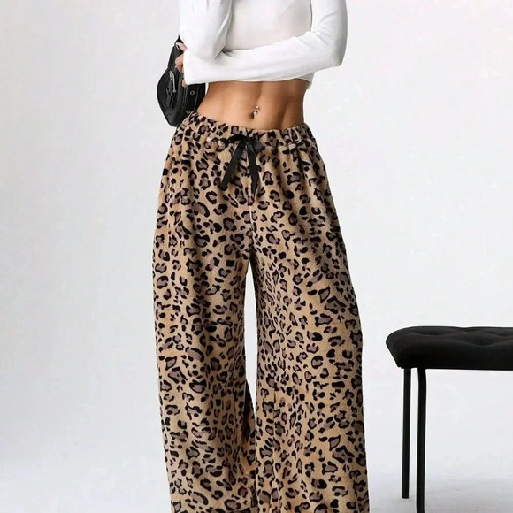 Multicolor Casual Women's Tie-Waist Fluffy Leopard Print Wide Leg Baggy Pants - Picture 6 of 6